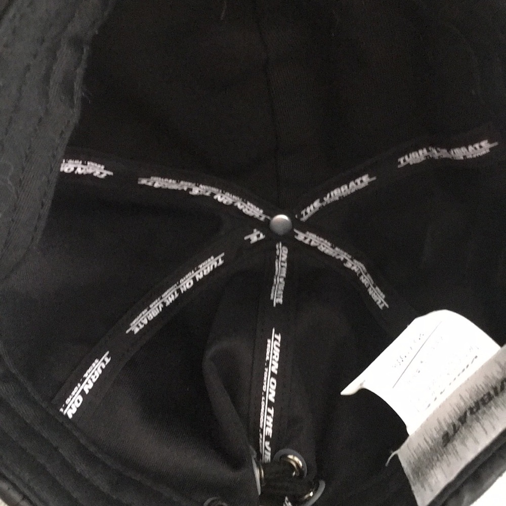 Vibrate Satin Hat - image 4